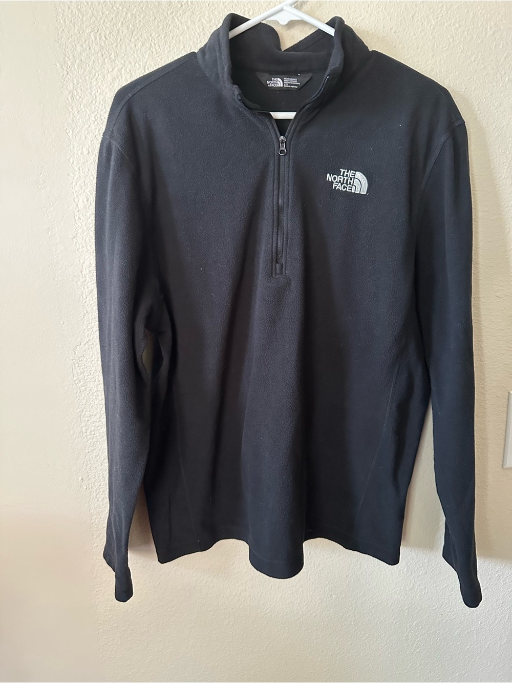 The North Face men's Black Half-Zip Fleece Pullover size L/ NWOT 1113